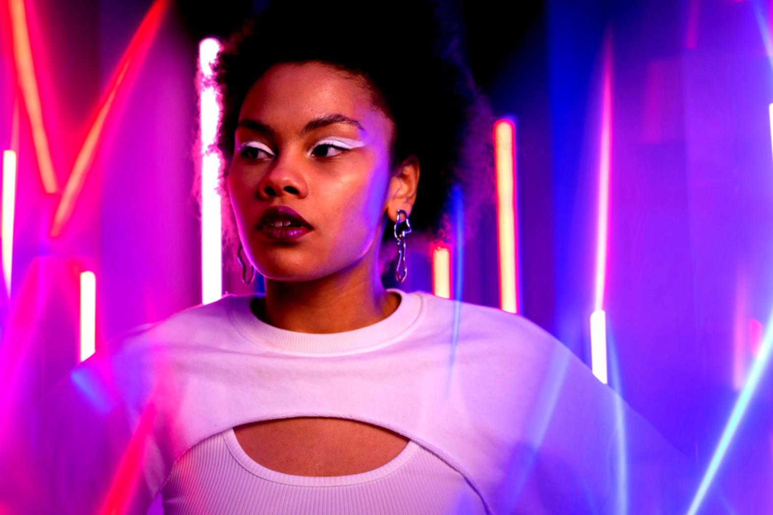 Sessione pratica di makeup con studenti lyraxenova